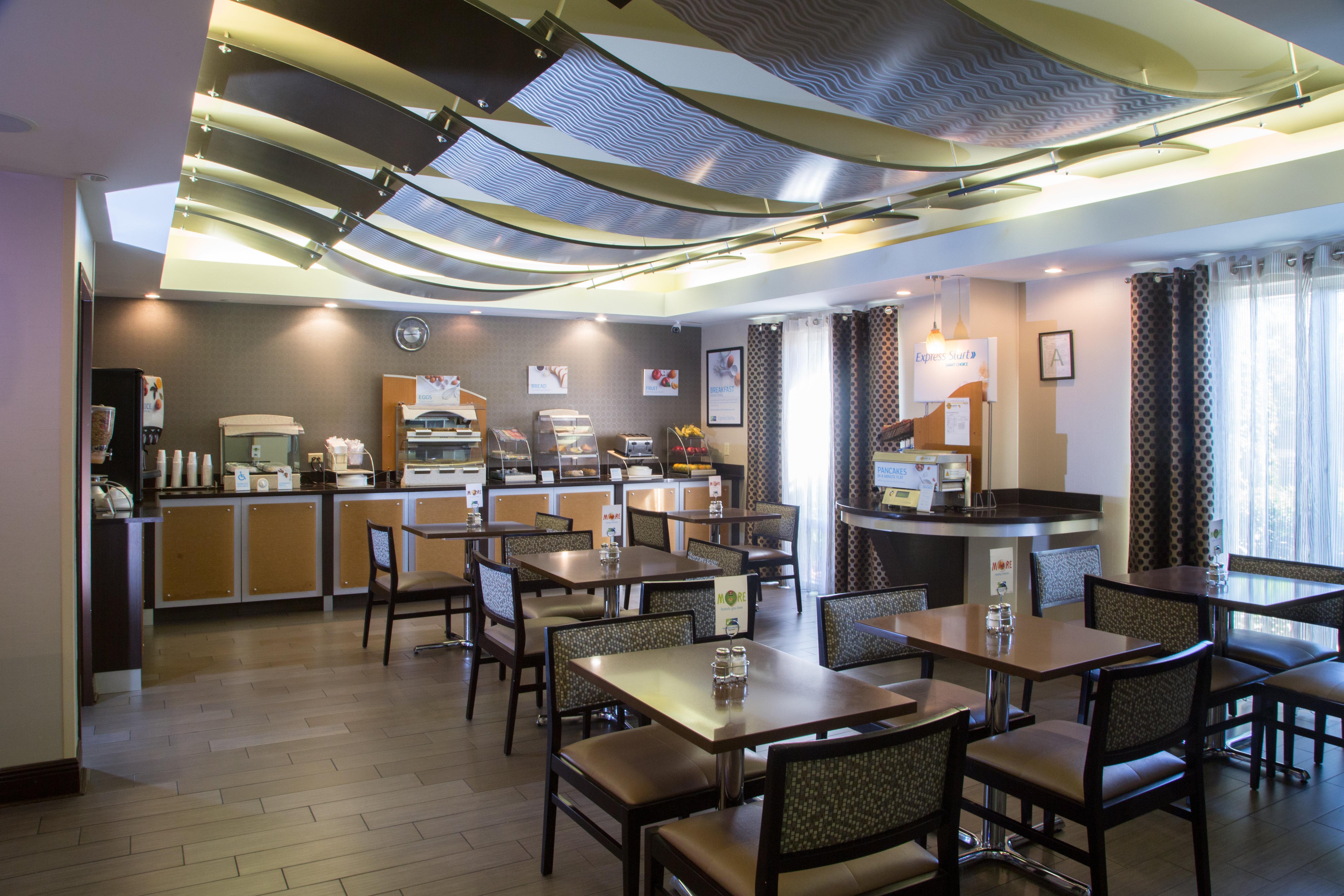 Holiday Inn Express & Suites - Oxford By Ihg Eksteriør bilde
