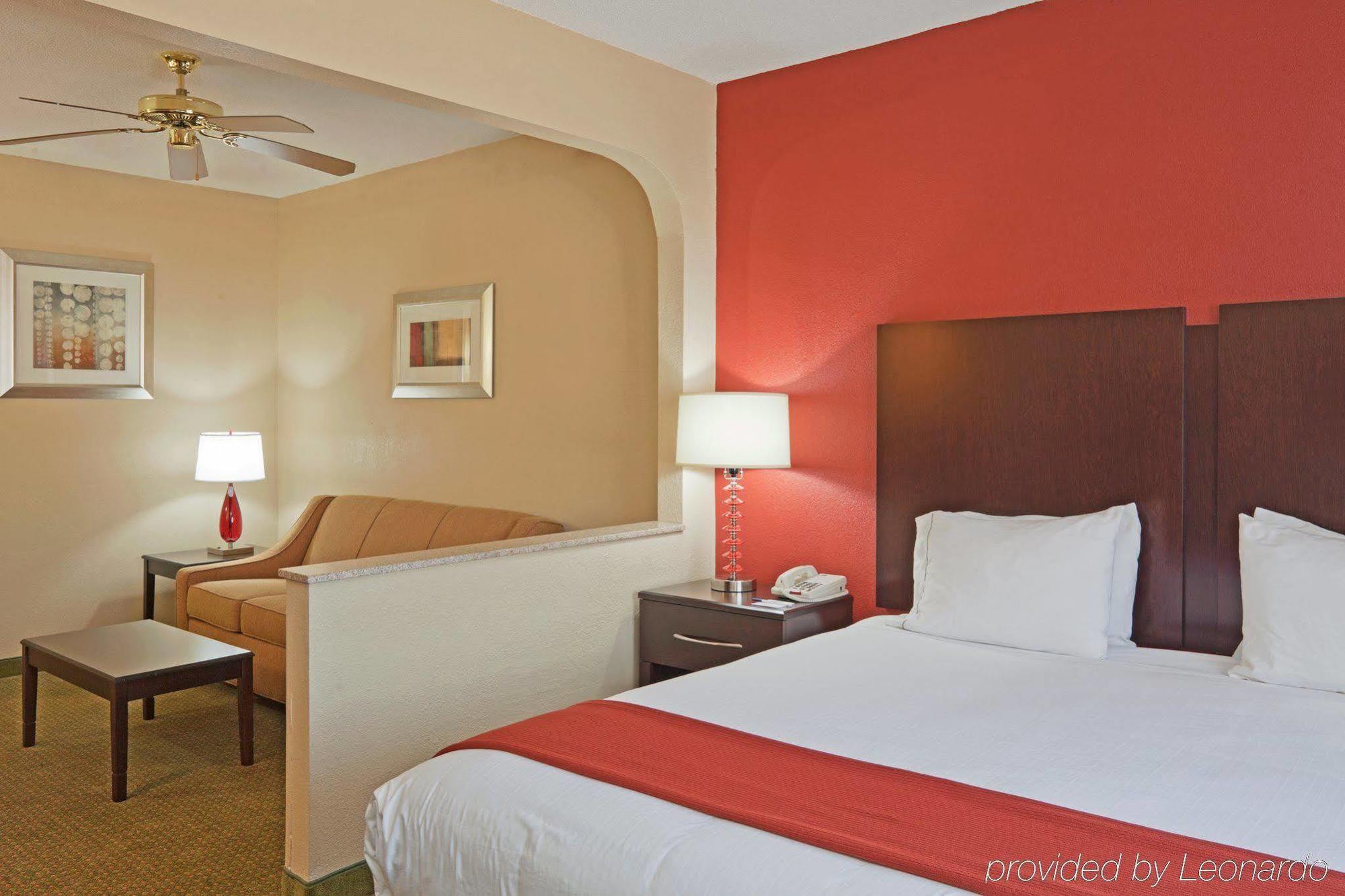 Holiday Inn Express & Suites - Oxford By Ihg Eksteriør bilde