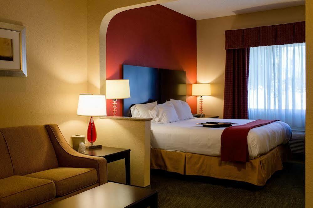 Holiday Inn Express & Suites - Oxford By Ihg Eksteriør bilde