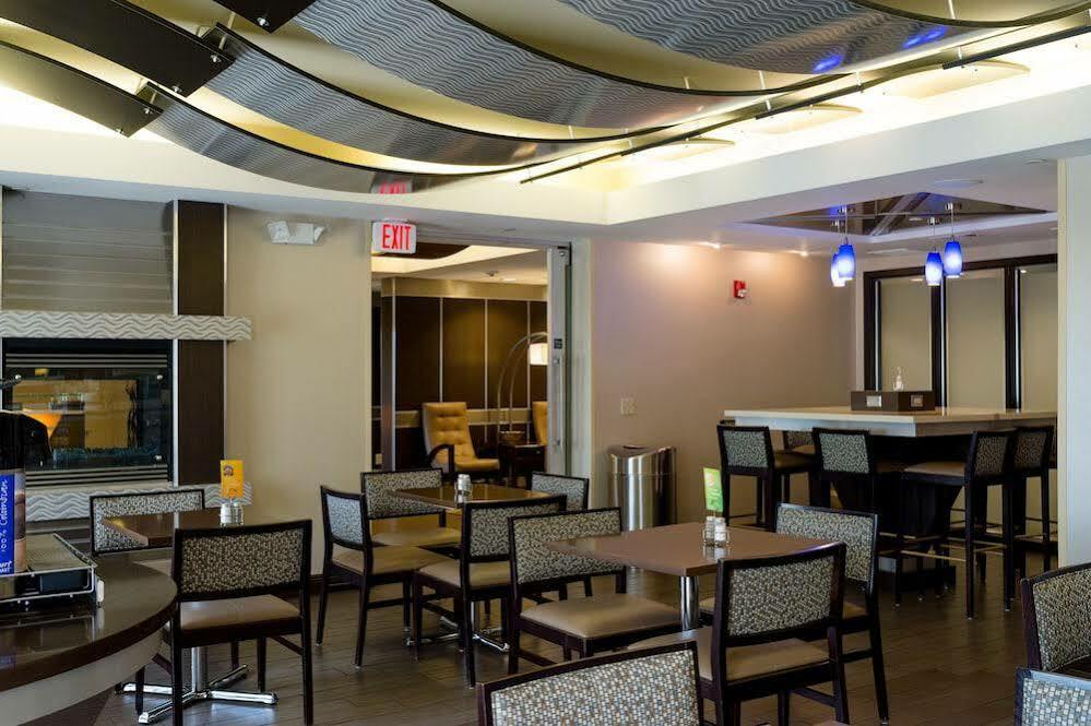 Holiday Inn Express & Suites - Oxford By Ihg Eksteriør bilde